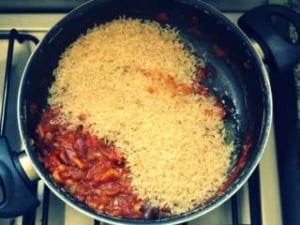 1 P1060513 300x225 1 Paso 4: Agregar el arroz