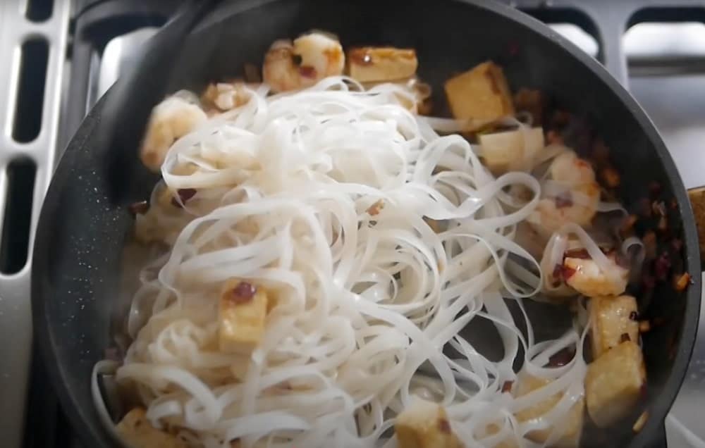 fideos pad thai 1738316059 pad thai casero