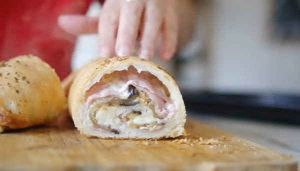 whatsapp image 2020 07 27 at 08.10.30 e1595848518168 Pan de pizza relleno