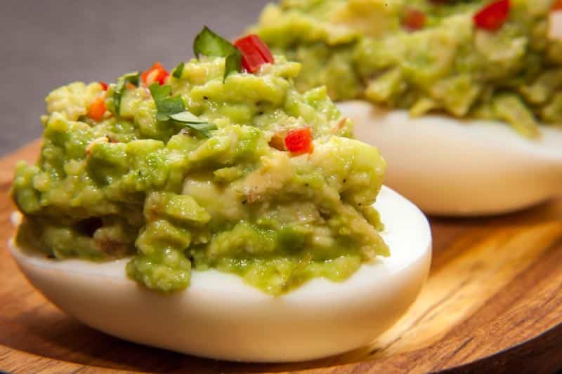 huevos rellenos con palta huevos-rellenos-con-palta