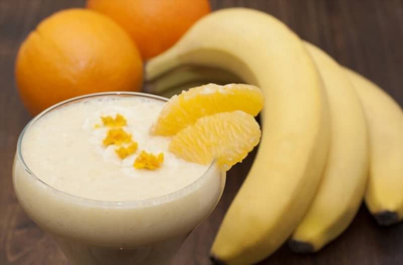licuado de banana con naranja Licuado de banana con naranja