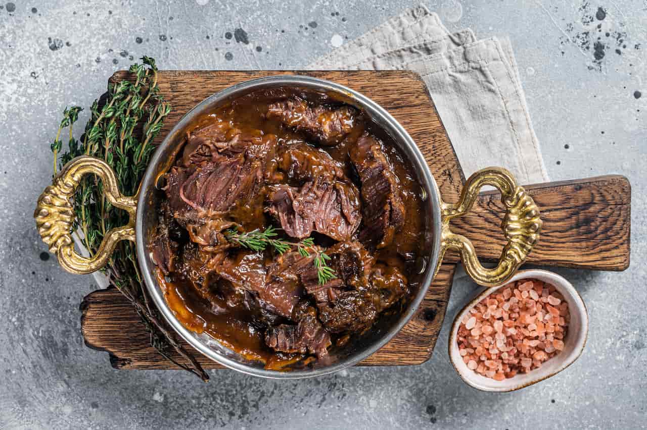 german braised beef cheeks in brown red wine sauce 2022 10 25 21 40 17 utc receta de carrilleras al vino tinto