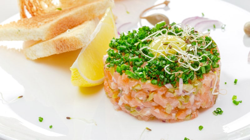 como acompanar un tartar de salmon como acompañar un tartar de salmón