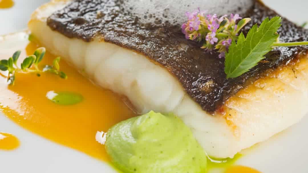 rodaballo al horno con patatas rodaballo al horno con patatas