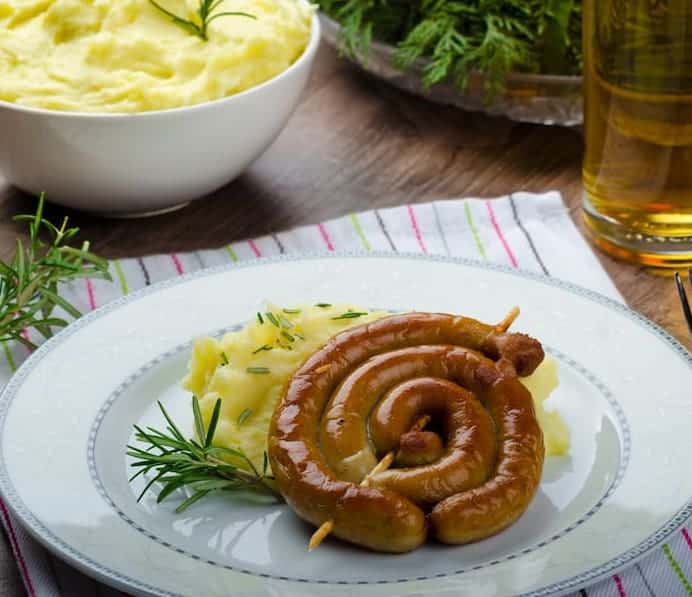 salchichas al vino blanco 1746444660 Receta de salchichas al vino paso a paso