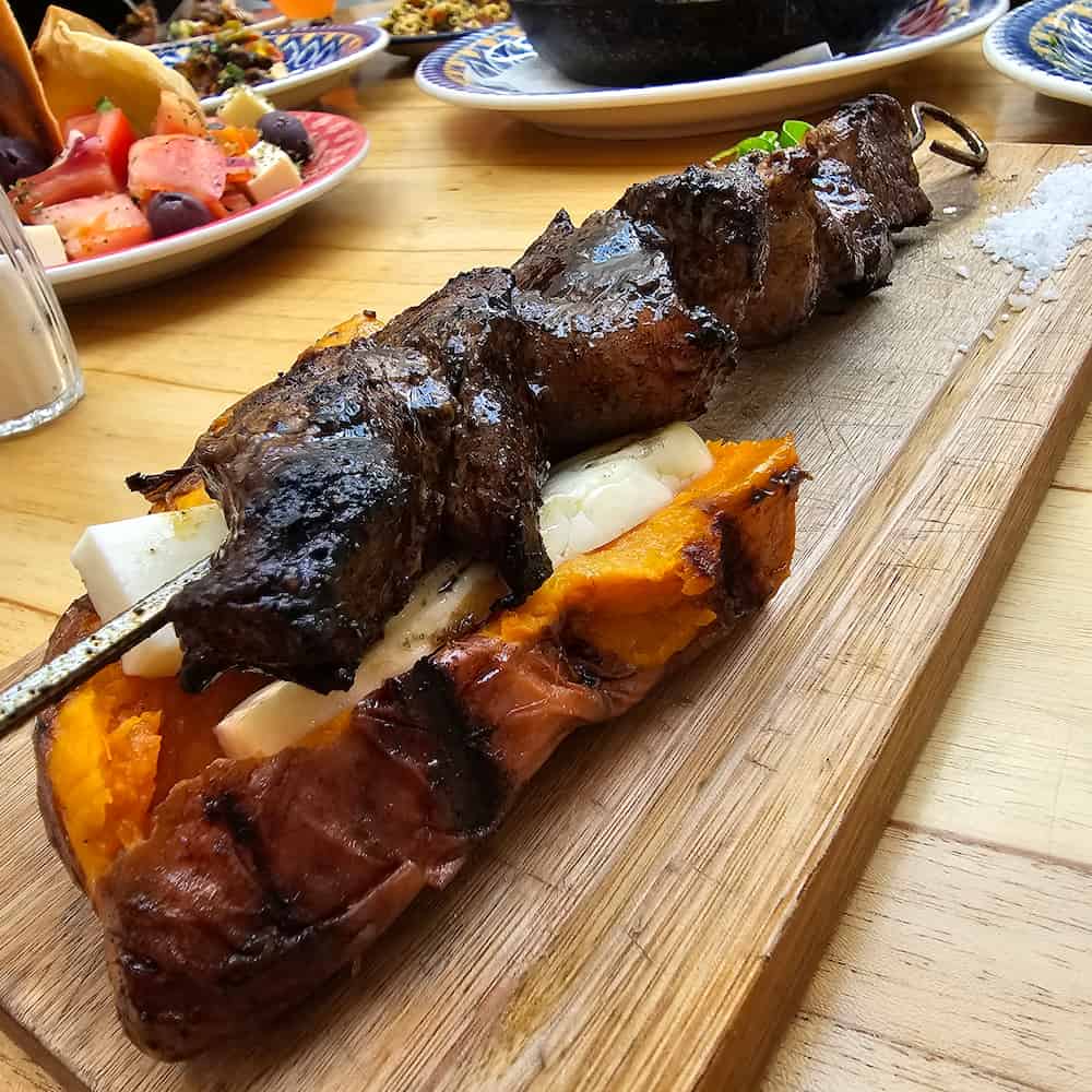 20230820 140826 menu con carne restaurante eretz