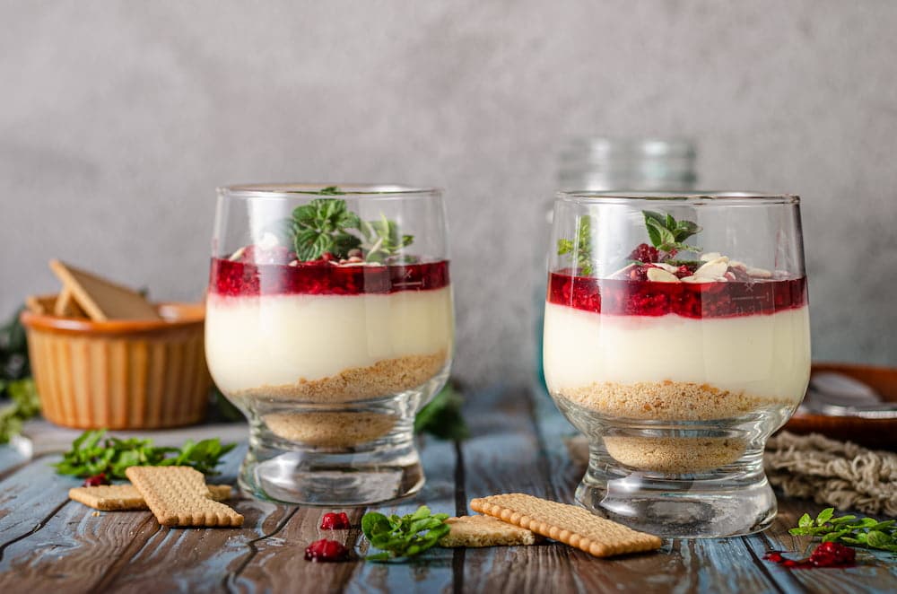 postres navidenos originales 1764590109 postres navideños en vasitos