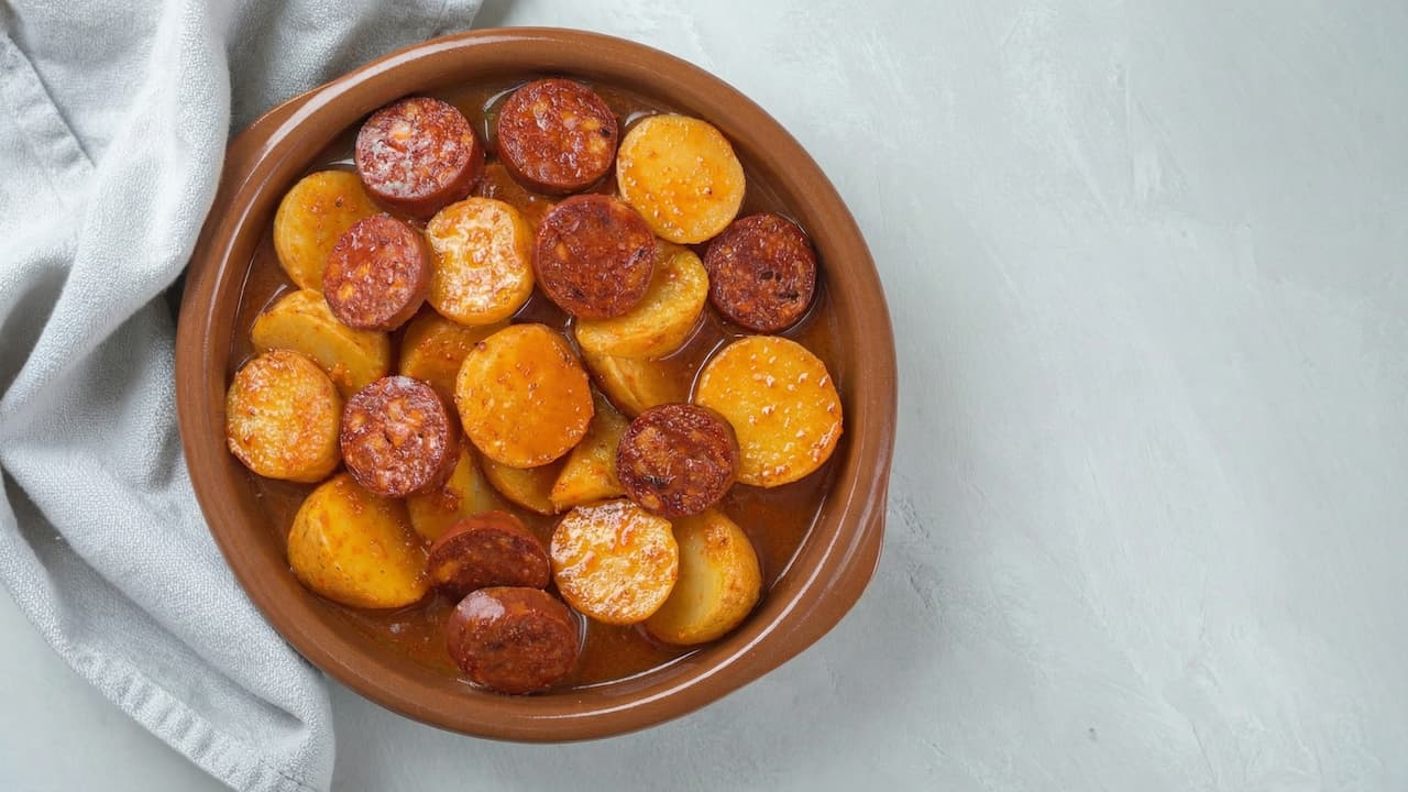 chorizo a la sidra con patatas receta paulina cocina 1780412403 1780412403 Chorizo a la sidra con patatas